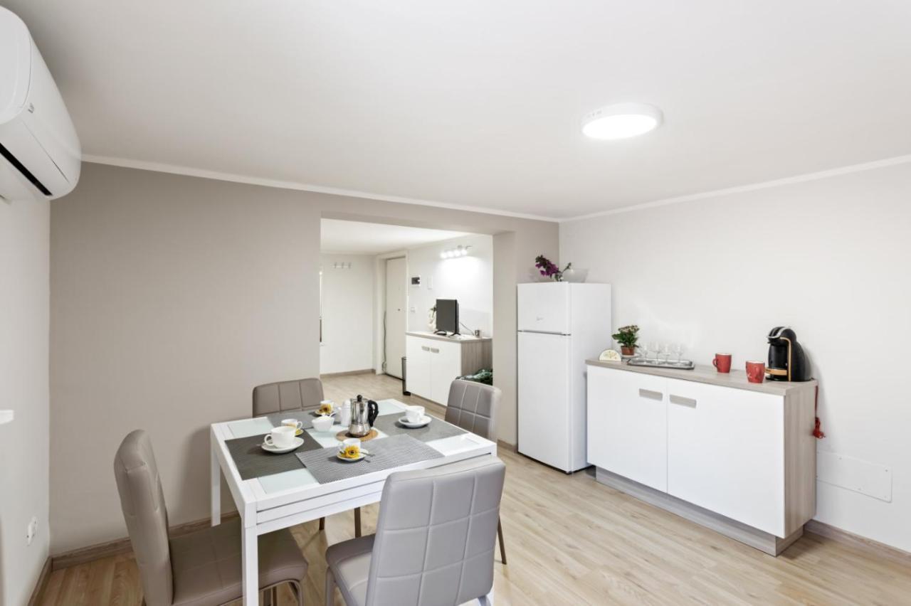Villa Bellini Cosy Flat CTA Exteriör bild